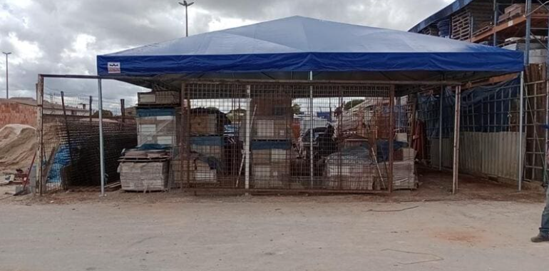 Por que as tendas piramidais são as mais indicadas para obras?